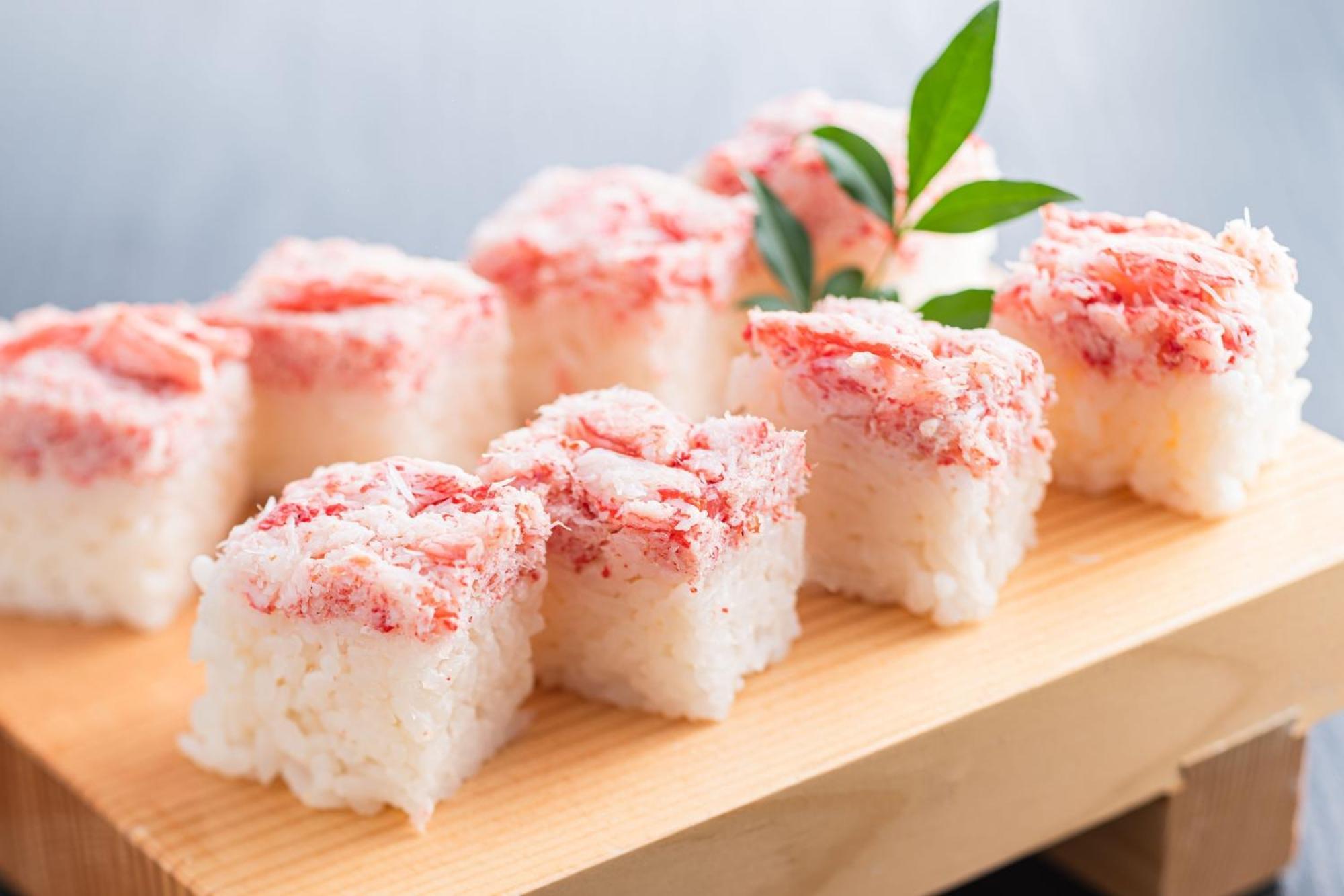 Ooedo Onsen Monogatari Premium Kaga Maruya Hotel Екстериор снимка